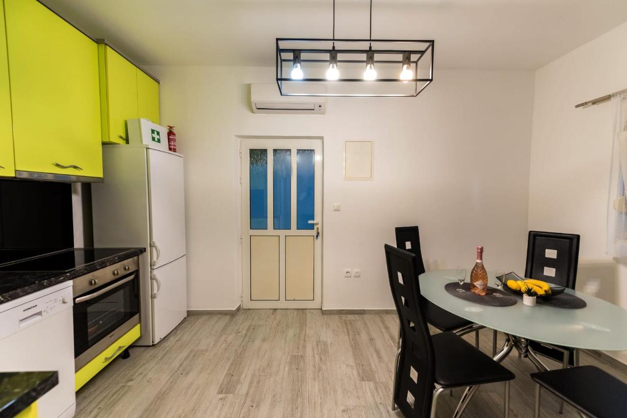 B&r Apartma *